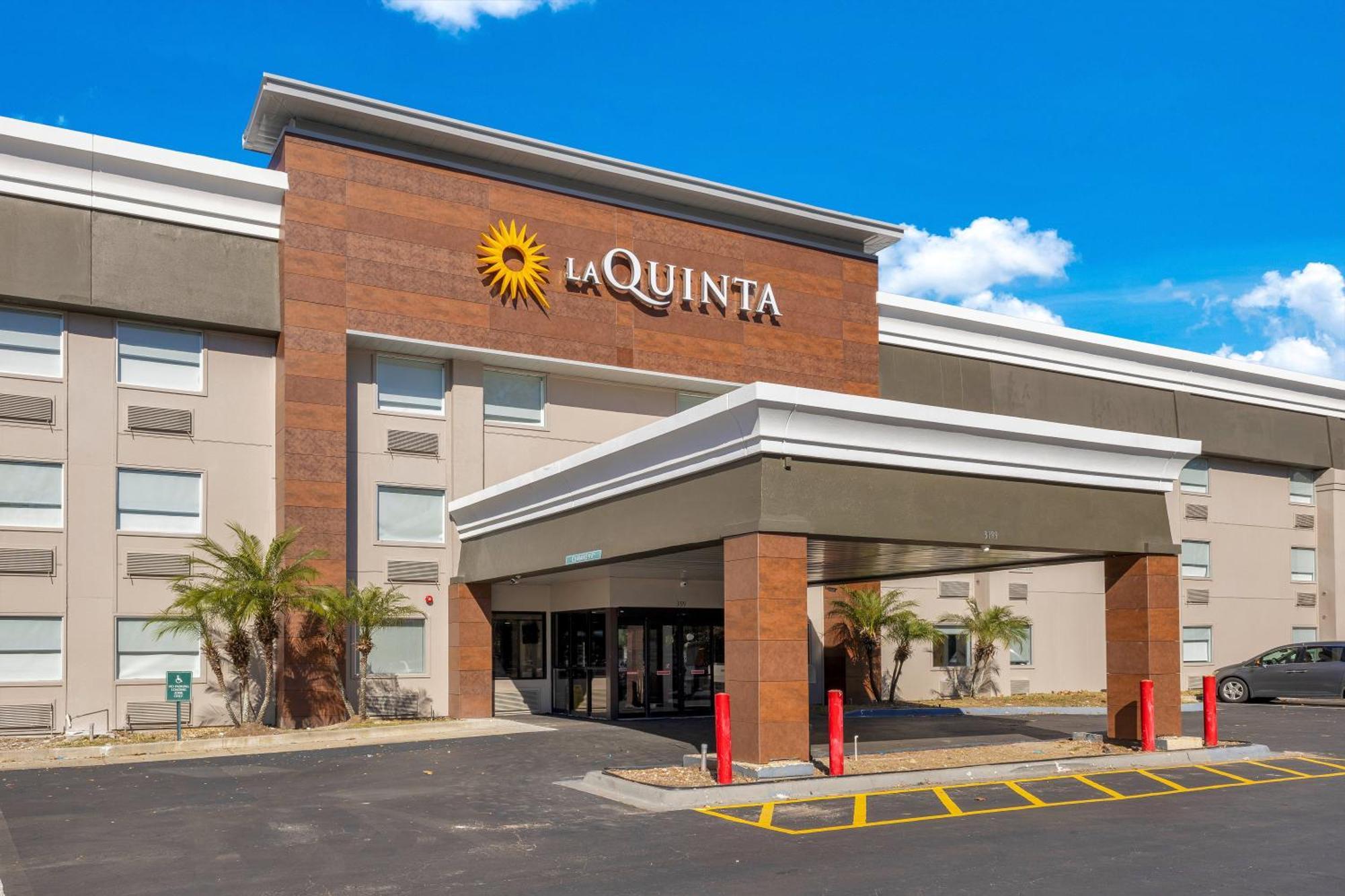 La Quinta Inn & Suites By Wyndham Jacksonville Mandarin Exterior photo