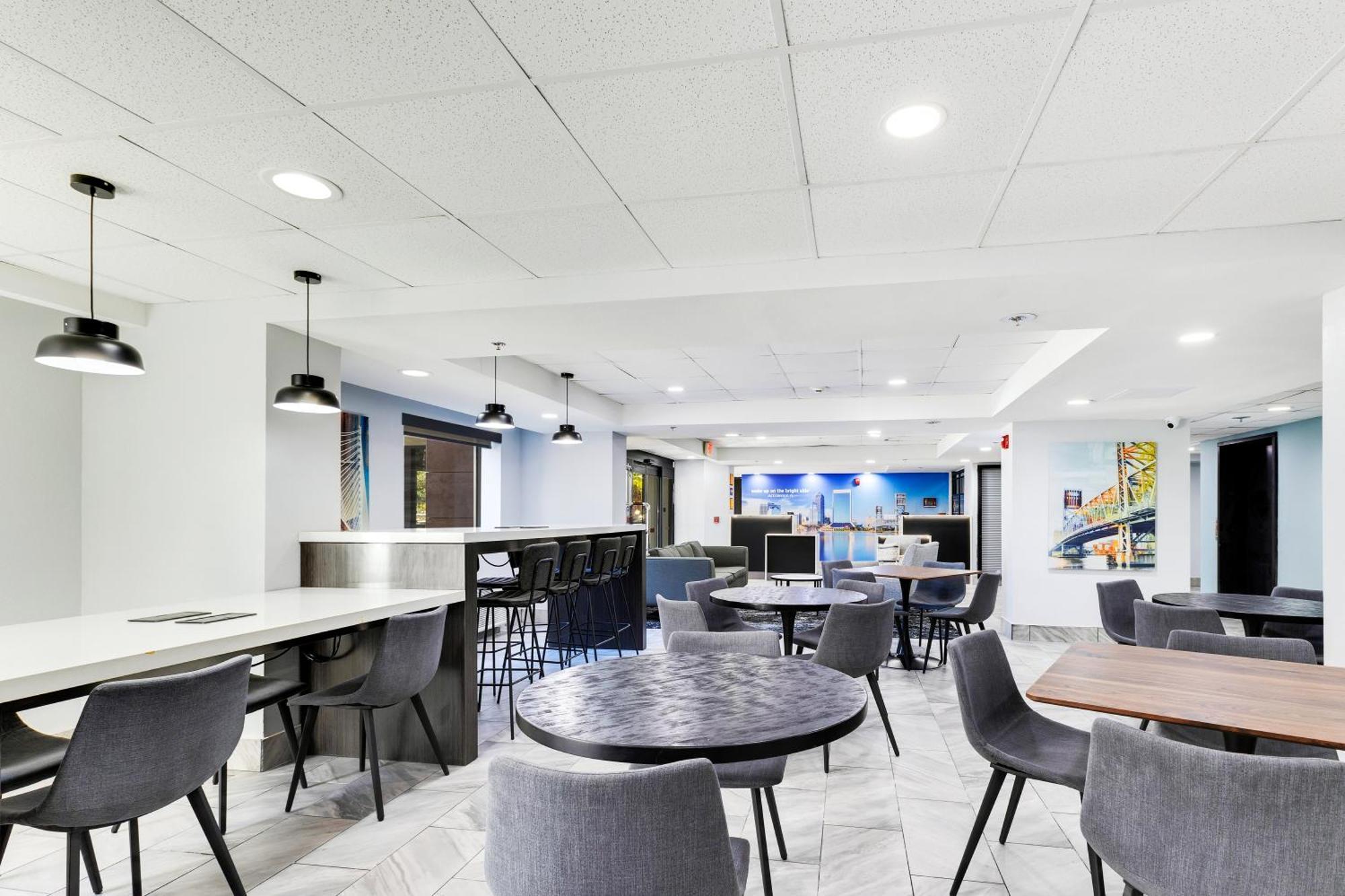 La Quinta Inn & Suites By Wyndham Jacksonville Mandarin Exterior photo