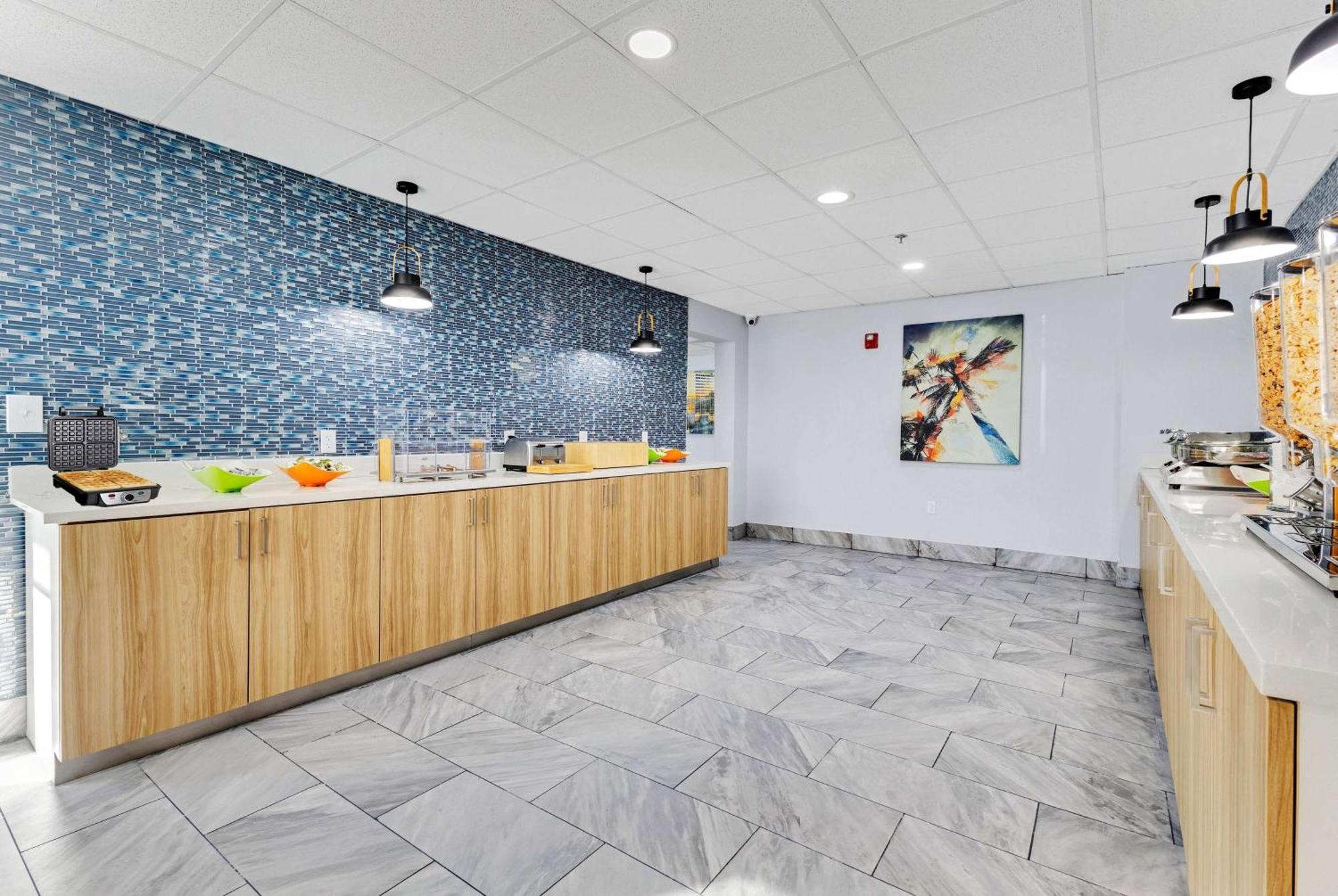 La Quinta Inn & Suites By Wyndham Jacksonville Mandarin Exterior photo