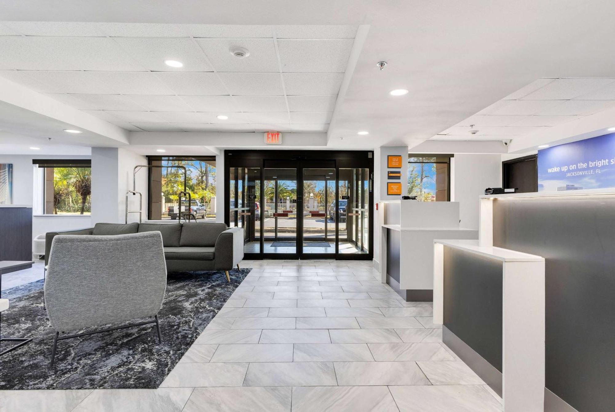 La Quinta Inn & Suites By Wyndham Jacksonville Mandarin Exterior photo